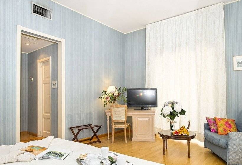 غرفة عائلية, Grande Albergo Quattro Stagioni