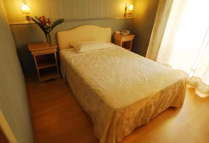 اتاق استاندارد یک نفره, Grande Albergo Quattro Stagioni