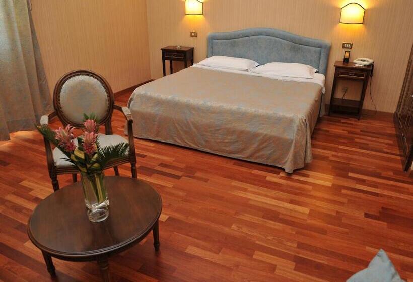 スタンダードルーム, Grande Albergo Quattro Stagioni