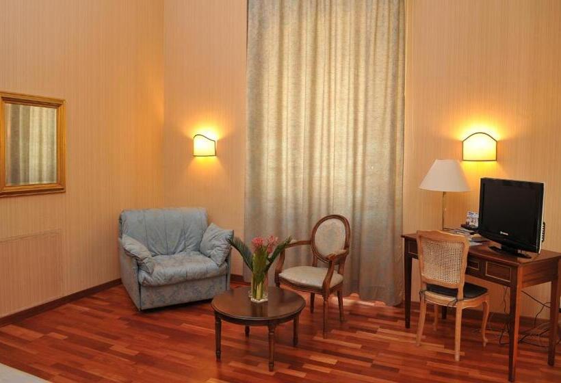 غرفة قياسية, Grande Albergo Quattro Stagioni