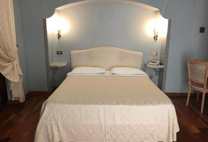 スタンダードルーム, Grande Albergo Quattro Stagioni