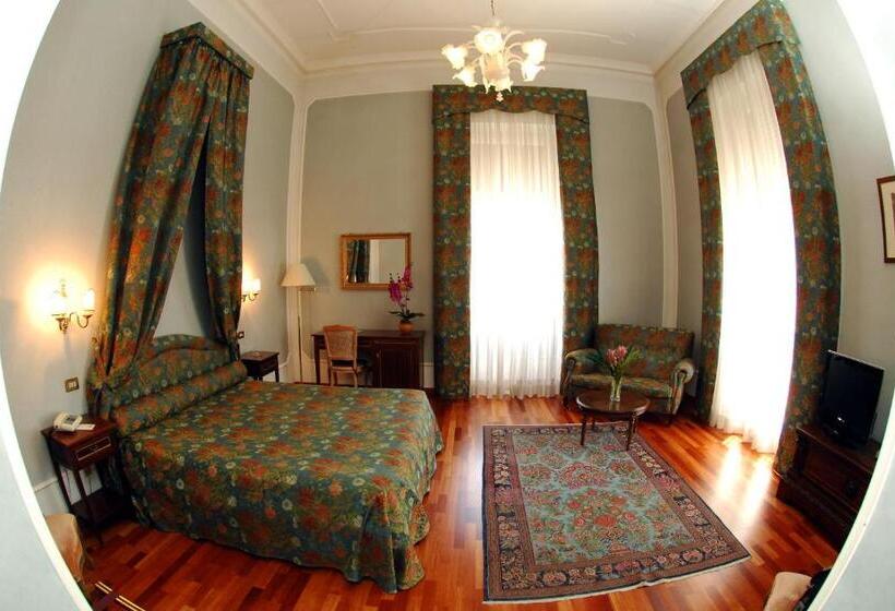جناح جونيور, Grande Albergo Quattro Stagioni