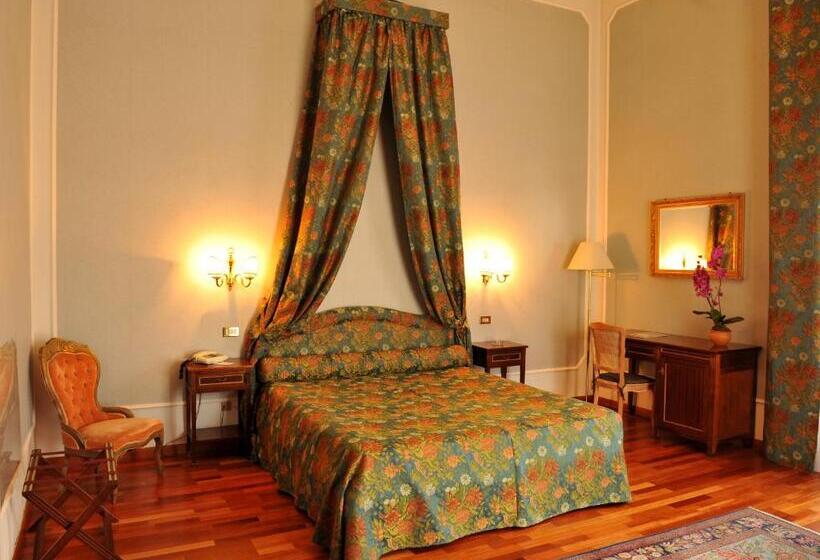 جناح جونيور, Grande Albergo Quattro Stagioni