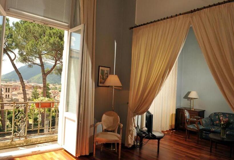 جناح, Grande Albergo Quattro Stagioni