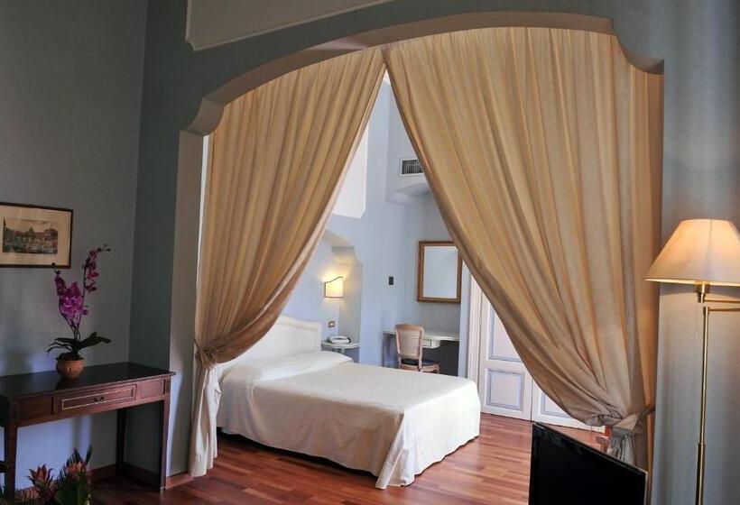 جناح, Grande Albergo Quattro Stagioni