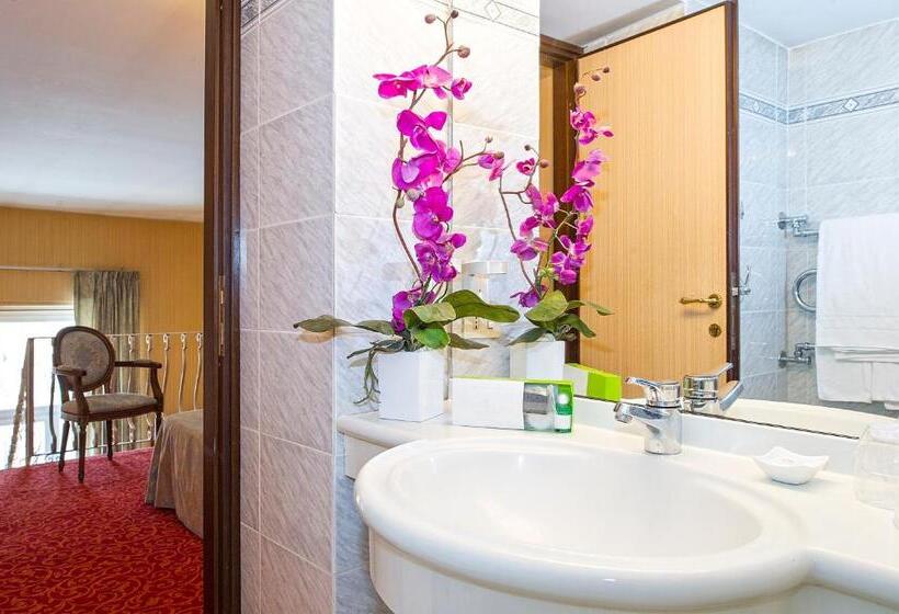 غرفة قياسية, Grande Albergo Quattro Stagioni