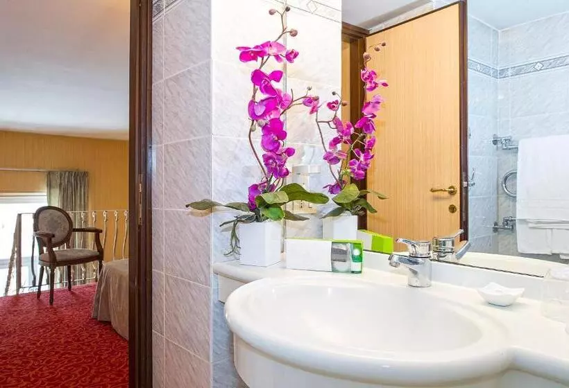 اتاق استاندارد, Grande Albergo Quattro Stagioni