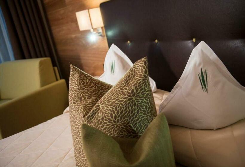 带阳台的高级房间, Grien