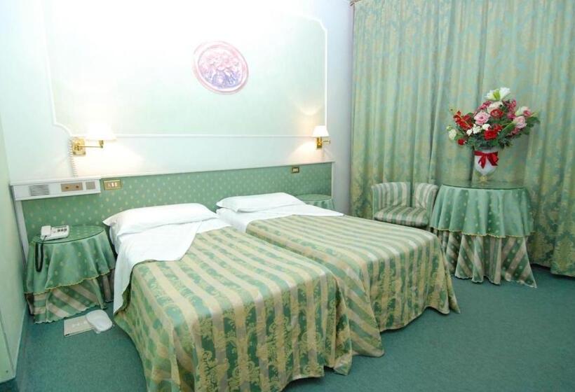 コンフォートルーム, Il Burchiello