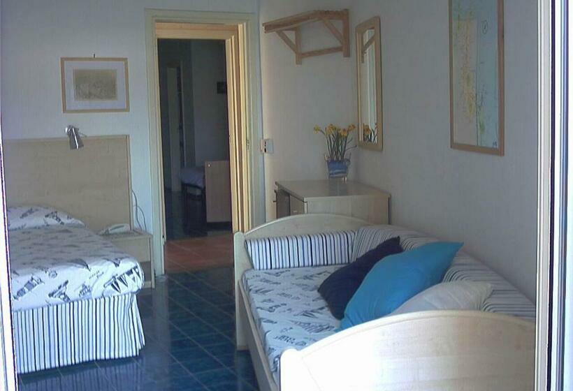 غرفة قياسية ثلاثية, La Baia