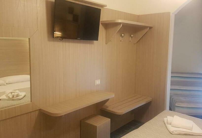 غرفة قياسية مطلّة علي البحر مزوَّدة بشُرفة, La Baia