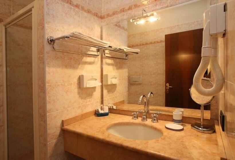 اتاق استاندارد, Le Ville