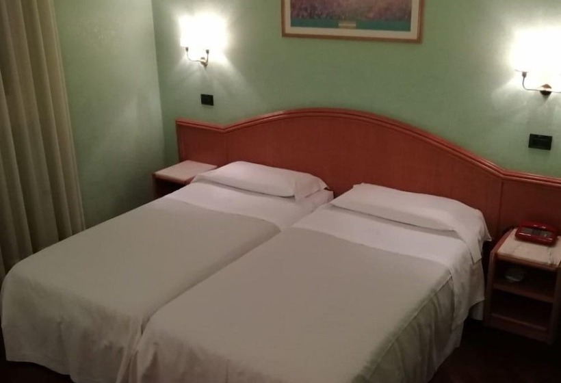 اتاق استاندارد, Le Ville