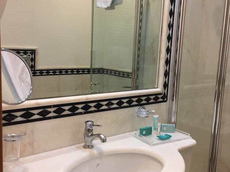 高级大房间, Marconi