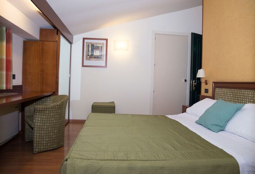 اتاق استاندارد, Montreal