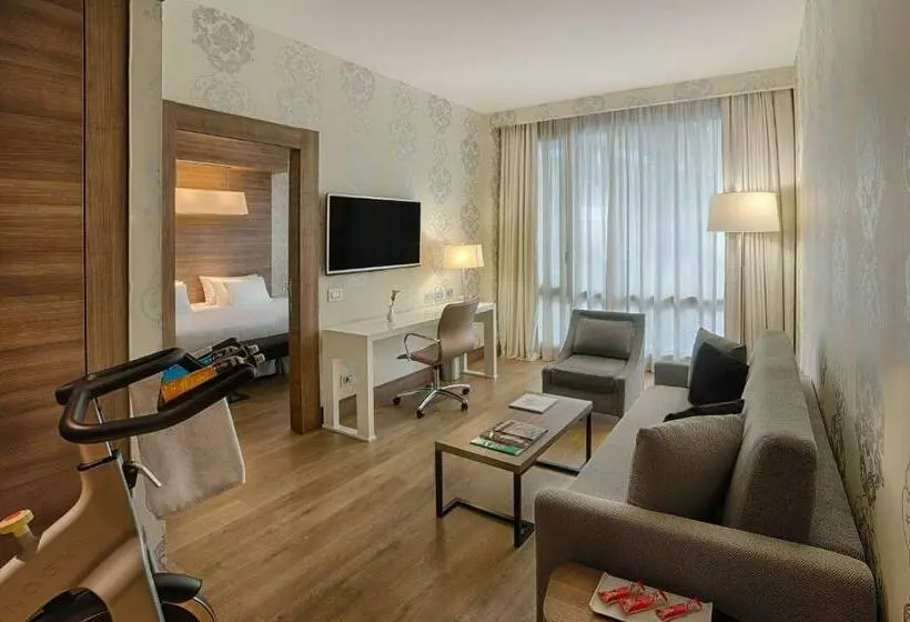 سوییت جونیور, NH Collection Milano President