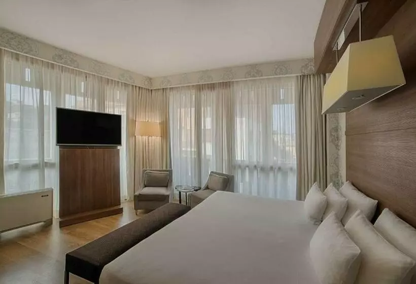 سوییت جونیور, NH Collection Milano President