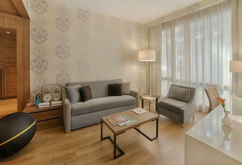 سوییت جونیور, NH Collection Milano President