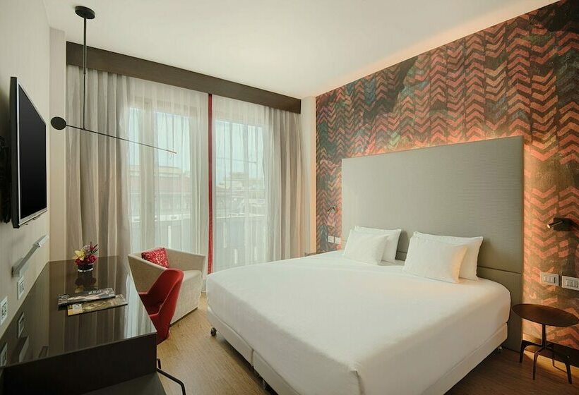 اتاق خانوادگی تودرتو, NH Collection Milano President