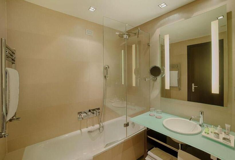 Premium room with terrace, NH Collection Milano President