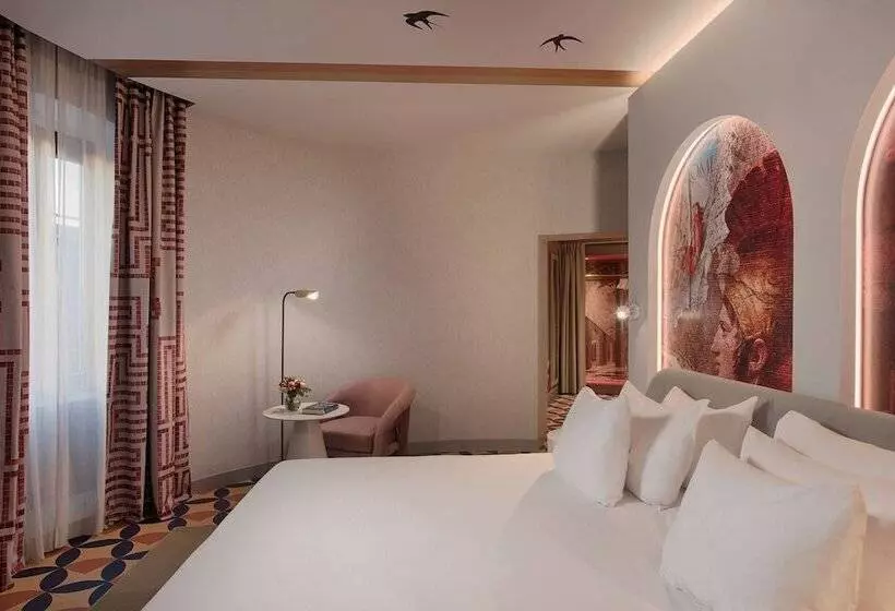 سوییت جونیور, Nhow Roma