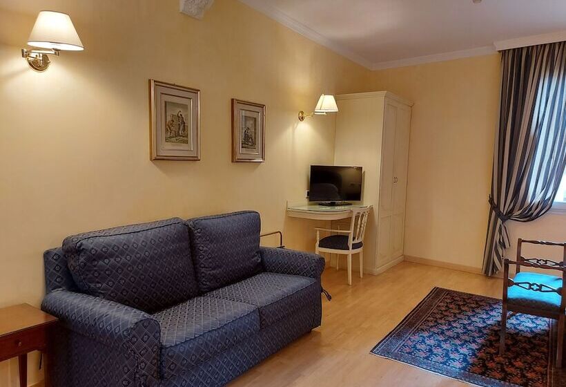 سوییت جونیور, Phi Hotel Canalgrande