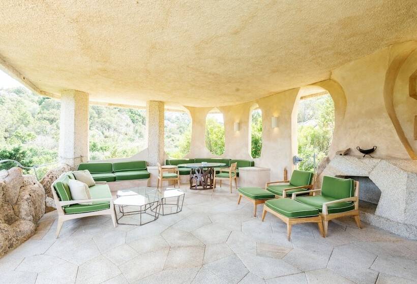 Люкс с Бассейном, Pitrizza