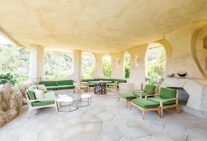 Люкс с Бассейном, Pitrizza