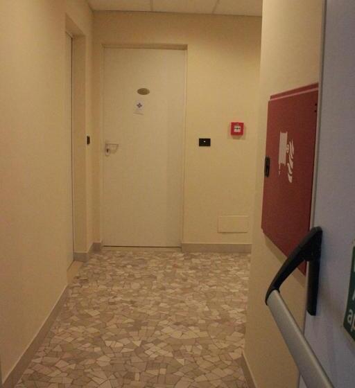 اتاق استاندارد یک نفره, Rex Milano