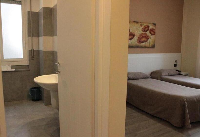 اتاق استاندارد سه نفره, Rex Milano