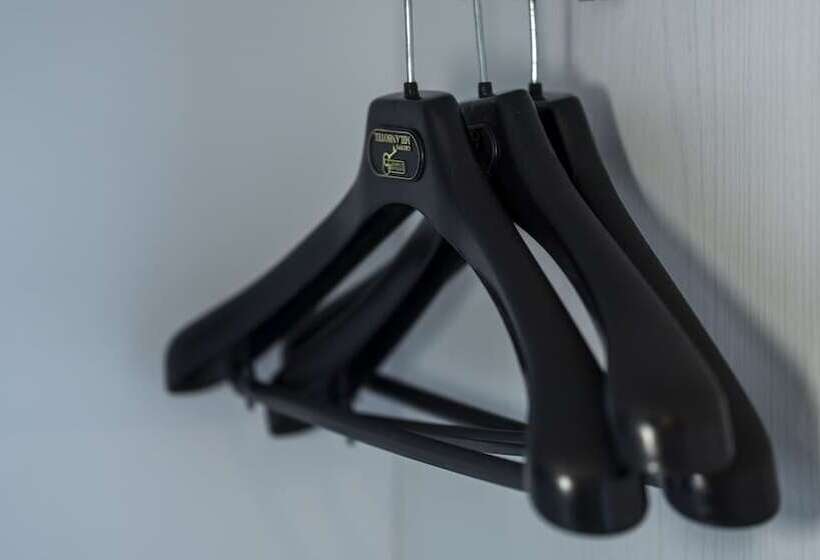 اتاق استاندارد سه نفره, Rex Milano