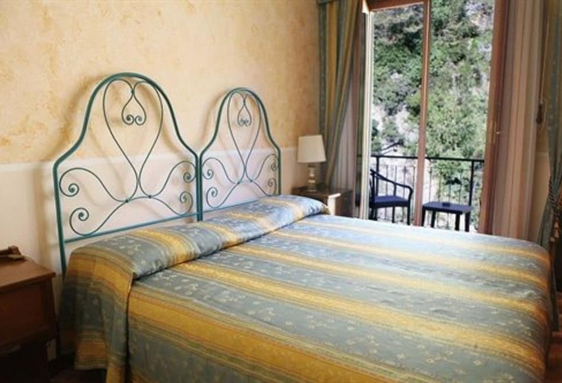 غرفة قياسية ثلاثية مطلة علي الحديقة, Royal Sporting