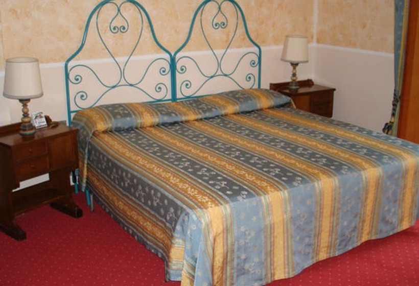 Triple Room Sea View, Royal Sporting