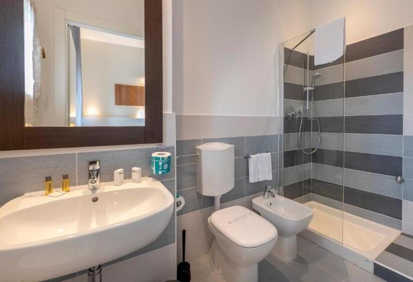 اتاق استاندارد چهار تخته, San Marco