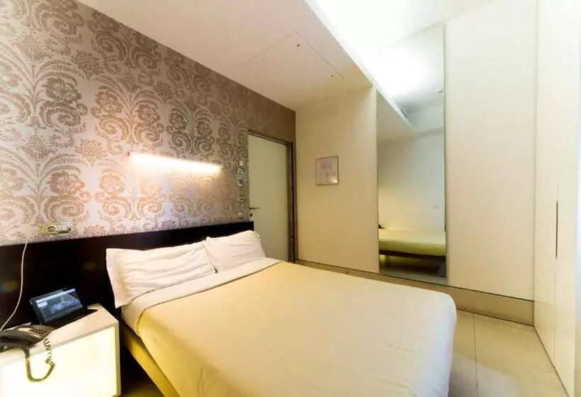 Habitació Economy, Savoy