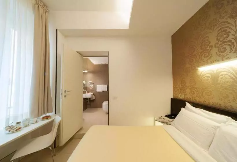 Habitació Economy, Savoy
