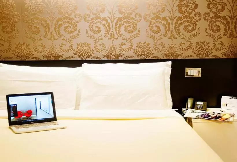 Habitació Economy, Savoy