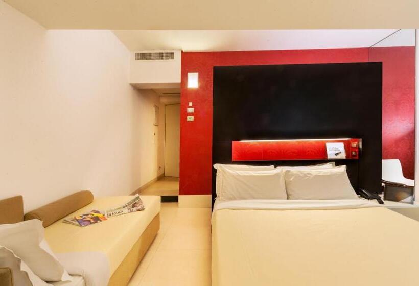 디럭스 룸, Savoy