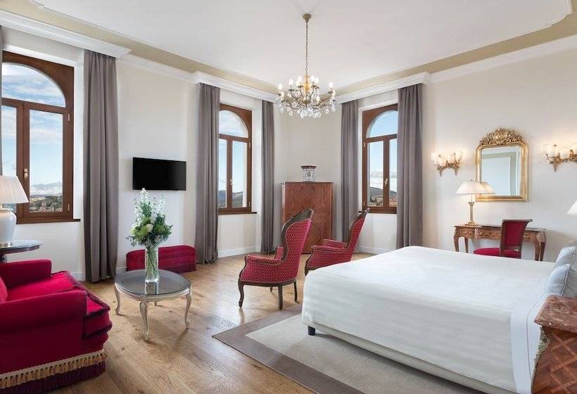 Полулюкс, Sina Brufani