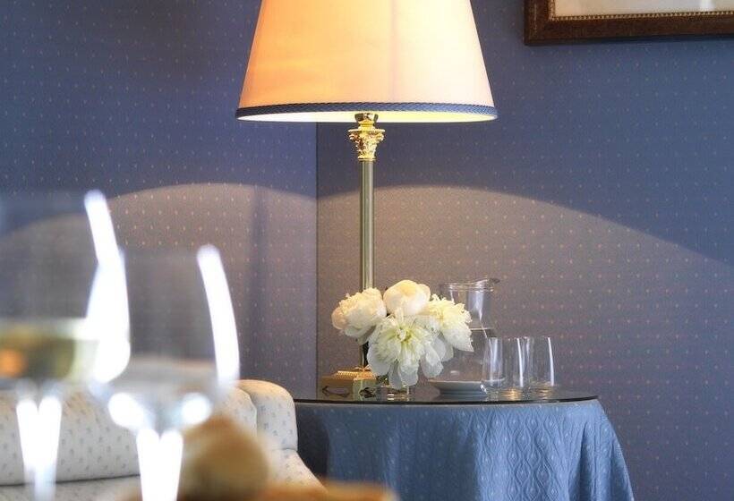 Номер Deluxe, Sina Brufani