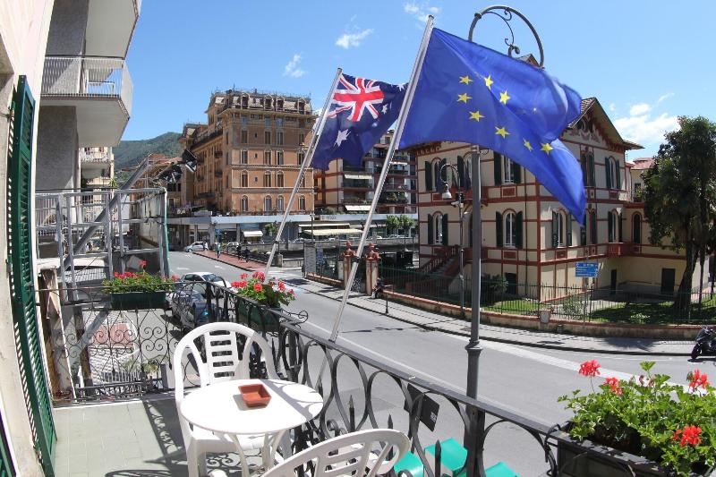 غرفة سوبيريور, Stella