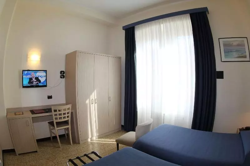 Quarto Triplo Standart, Stella