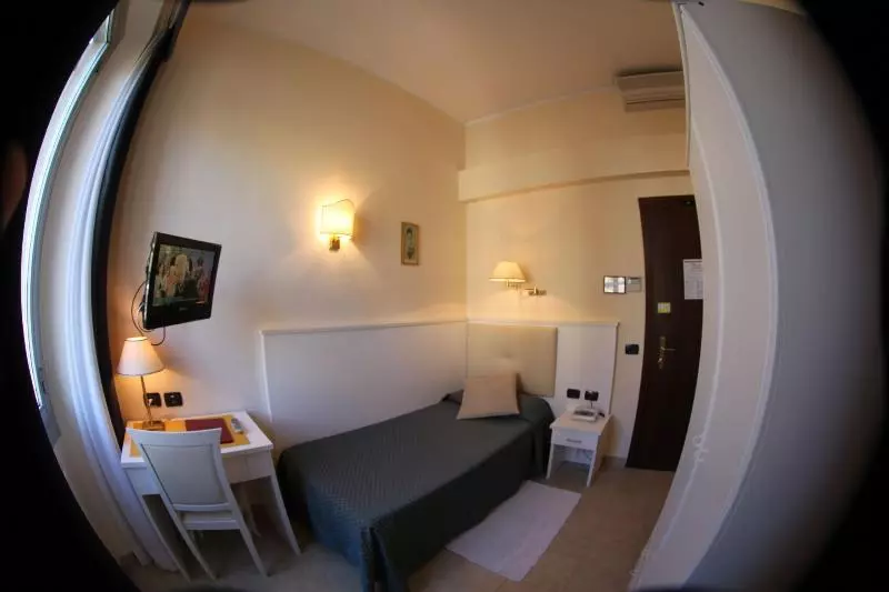 Quarto standart individual, Stella