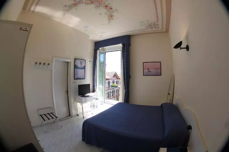 Quarto Superior Individual, Stella