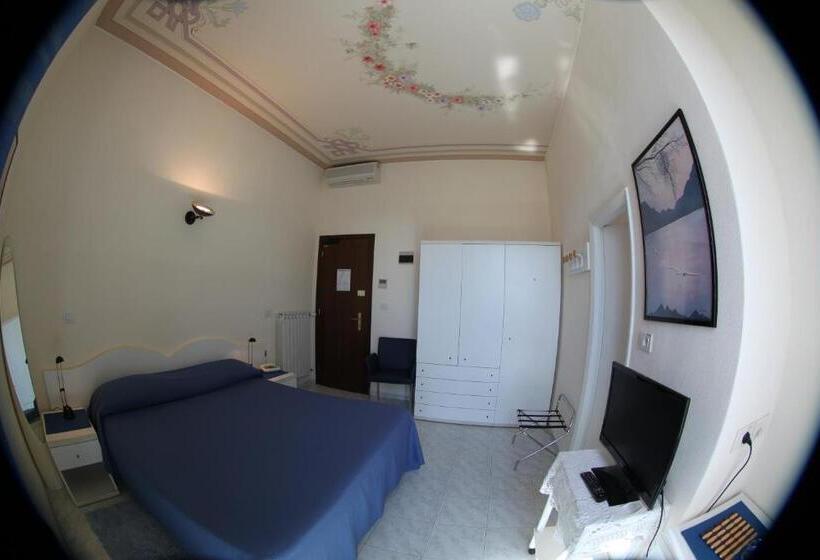 غرفة سوبيريور, Stella