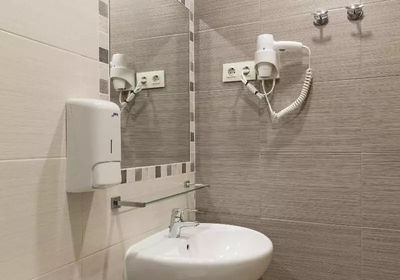 Quarto Triplo Standart, Stella