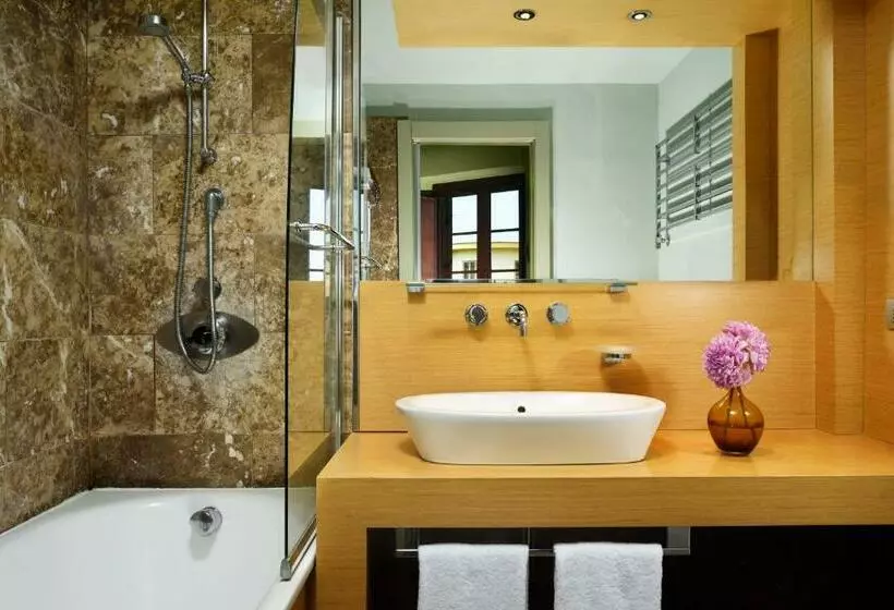 اتاق سوپریور سه تخته, Unahotels Napoli