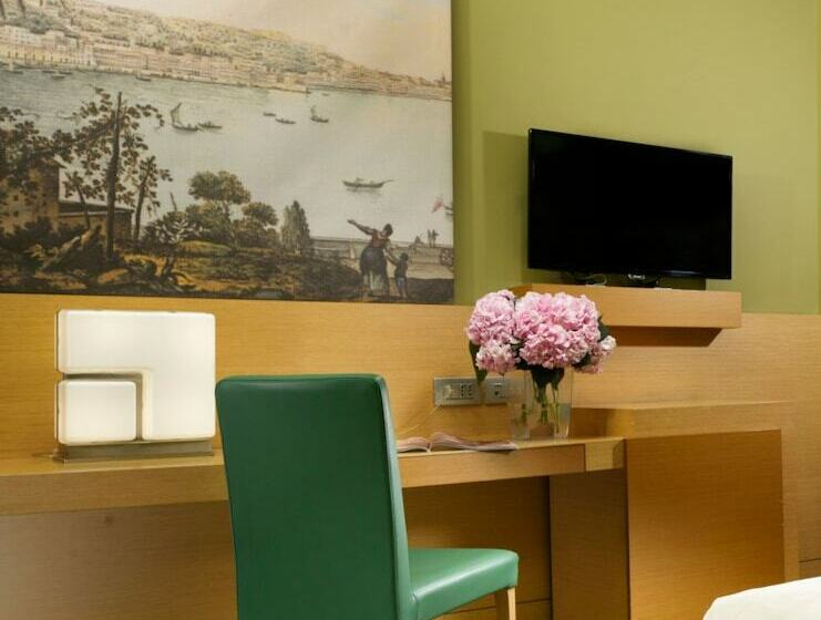 اتاق کلاسیک یک تخته, Unahotels Napoli