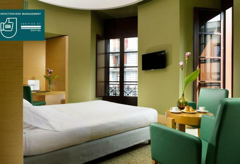 سوییت, Unahotels Napoli