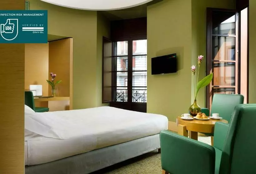 سوییت, Unahotels Napoli